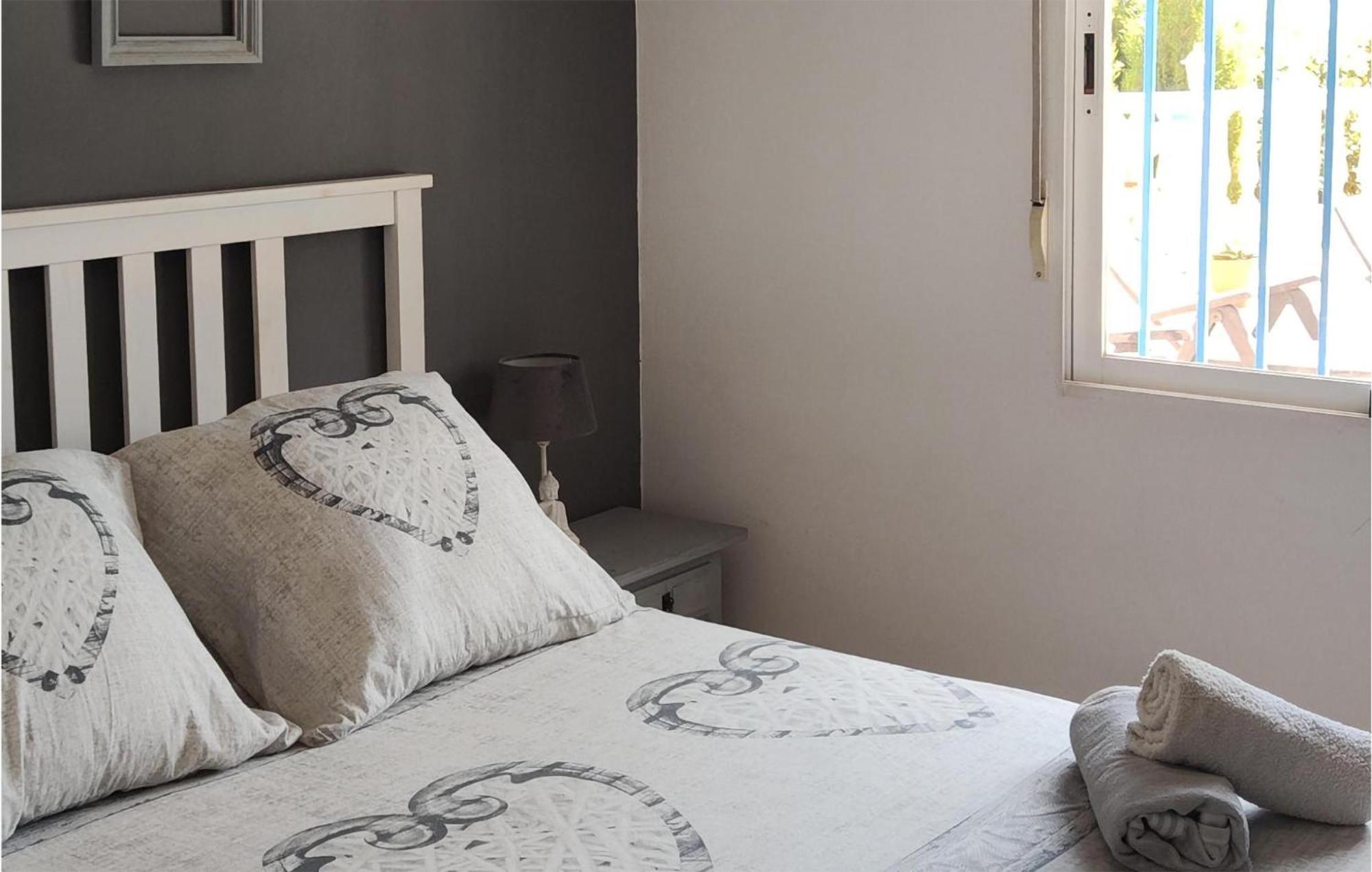 Pet Friendly Home In Velilla-Taramay With Kitchen Extérieur photo